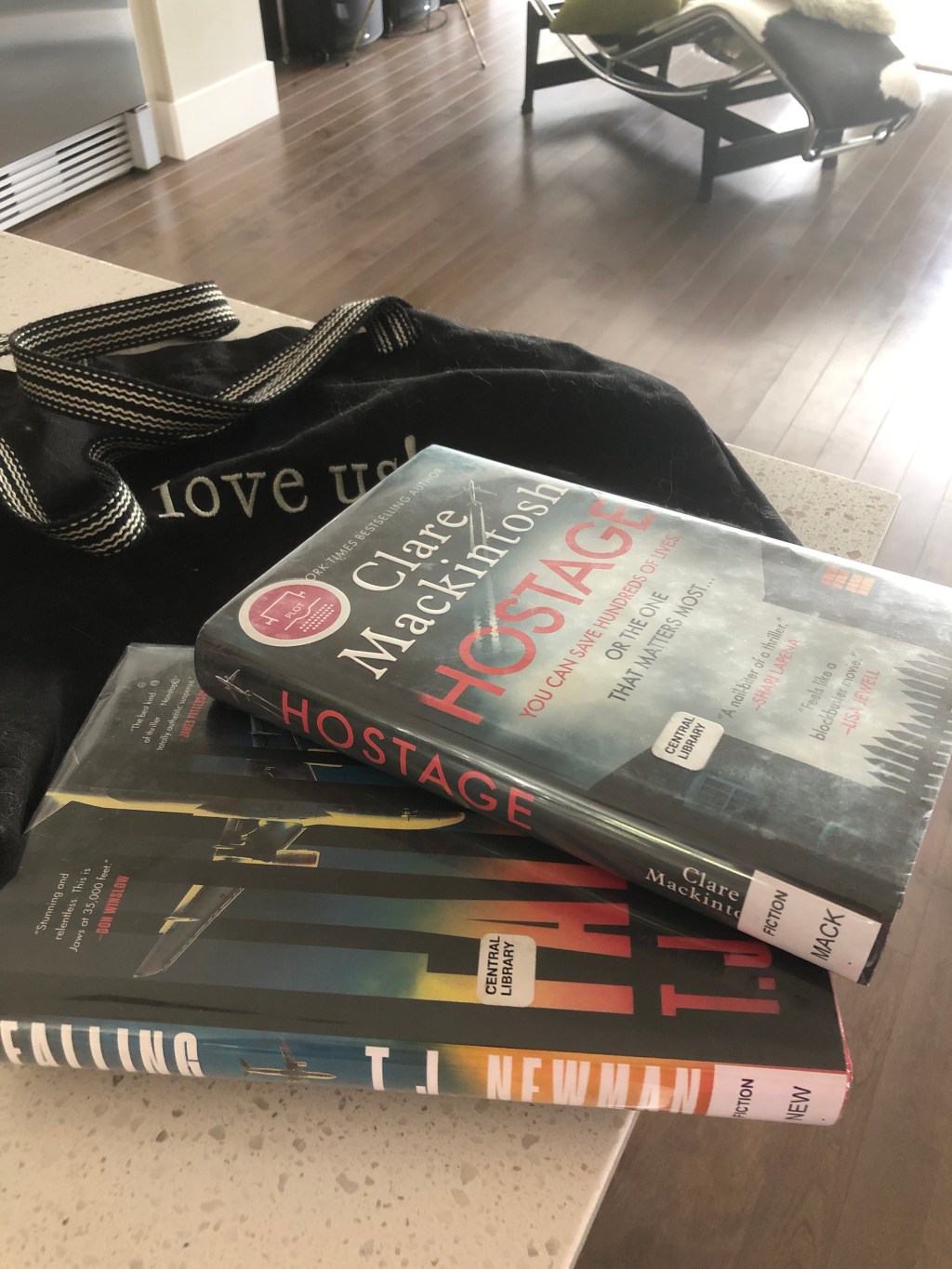 Summer Reading: Books to Read While&nbsp;Traveling